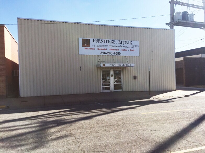 416 N Poplar St, Newton, KS for sale - Primary Photo - Image 1 of 1