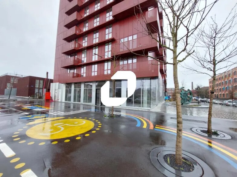 Retail in Lille for lease - Building Photo - Image 2 of 7