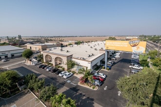 4910 E Ashlan Ave, Fresno, CA - AERIAL  map view