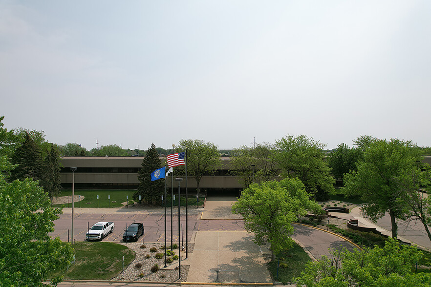 701 E 60th St N, Sioux Falls, SD for lease - Building Photo - Image 1 of 11