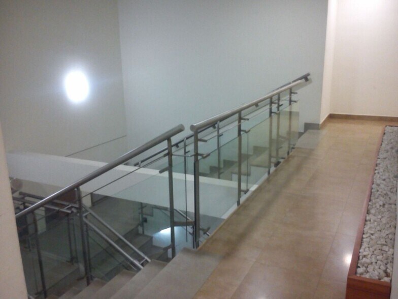 Office in SEVILLA for lease - Building Photo - Image 2 of 10