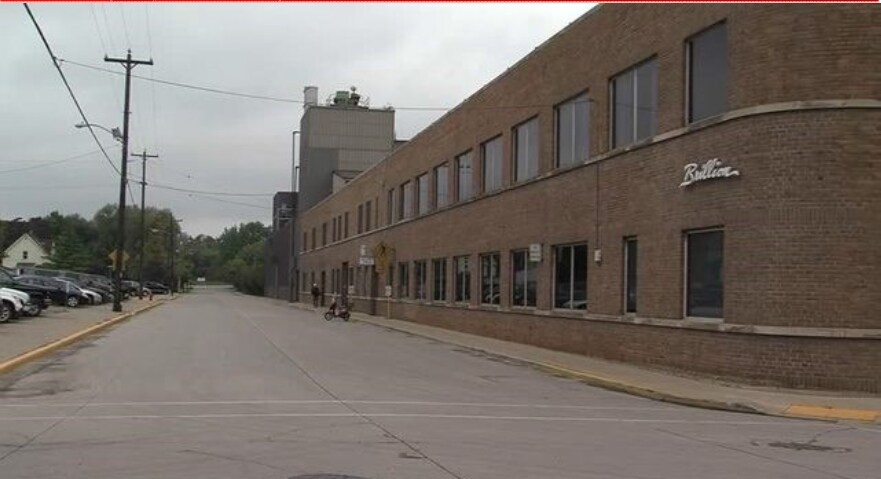 200 Park Ave, Brillion, WI for sale - Building Photo - Image 1 of 1