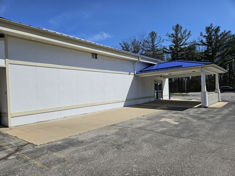 2704-2710 N Saginaw Rd, Midland, MI for lease - Building Photo - Image 3 of 13