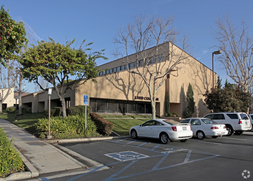 1750 E Deere Ave, Santa Ana, CA for sale - Building Photo - Image 2 of 5