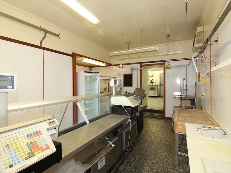 11 Fife Street (Vacant Retail Unit), Dufftown for sale - Building Photo - Image 2 of 20