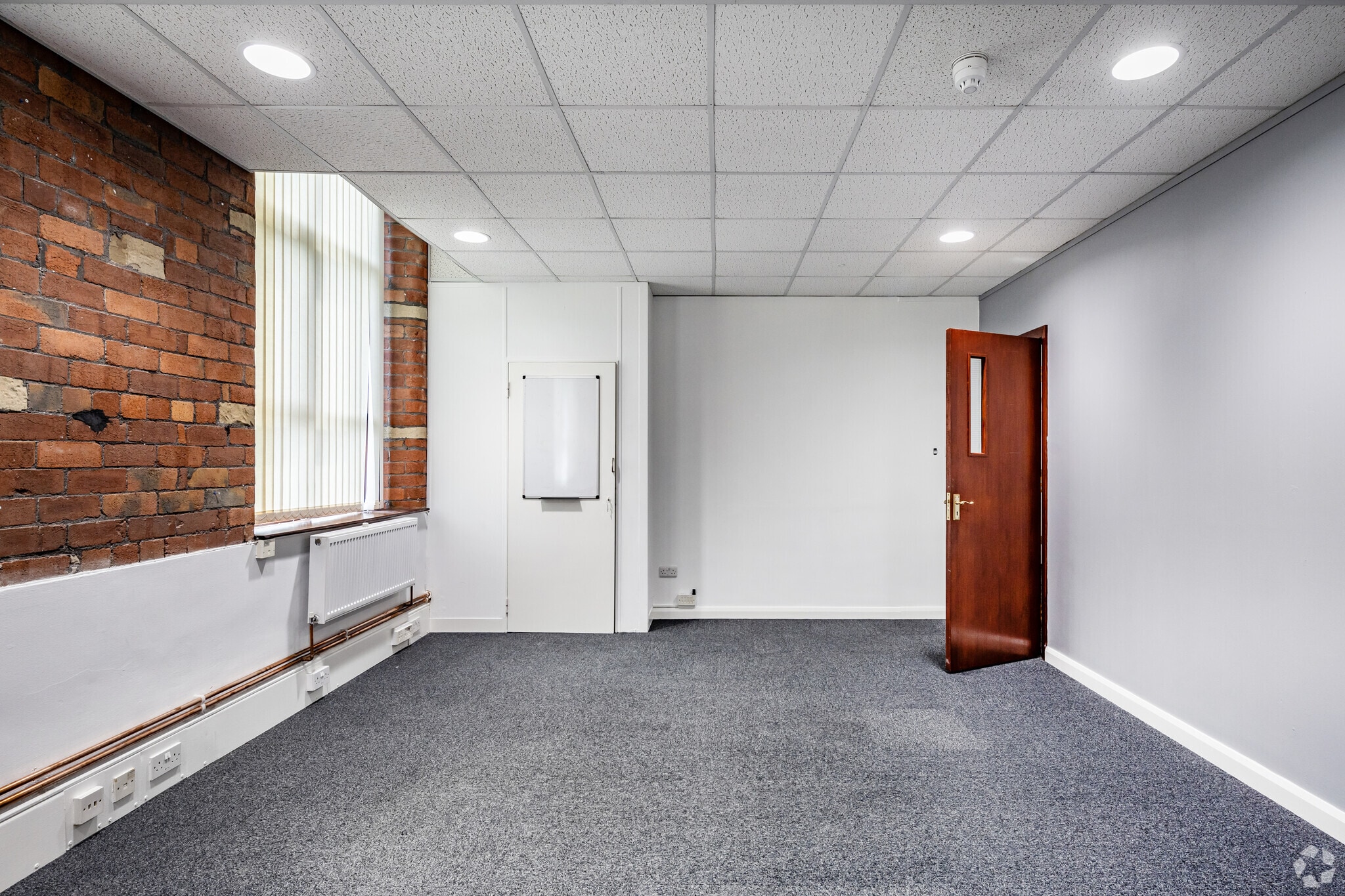 Woodvale Rd, Brighouse for lease Interior Photo- Image 1 of 5