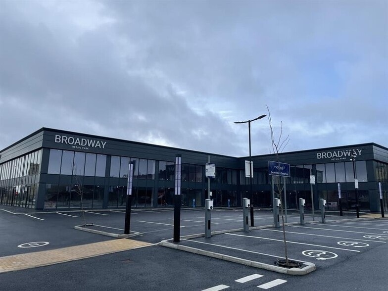 Queens Rd, Halifax for lease - Building Photo - Image 3 of 3