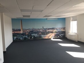 6121 Lincolnia Rd, Alexandria, VA for sale Interior Photo- Image 2 of 9