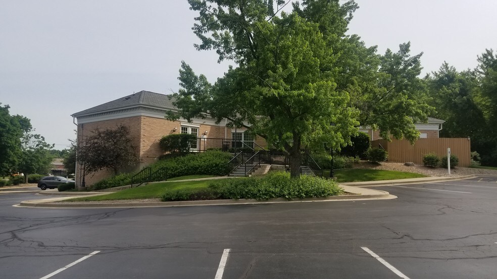 1015 Summit St, Elgin, IL 60120 OfficeMedical for Lease