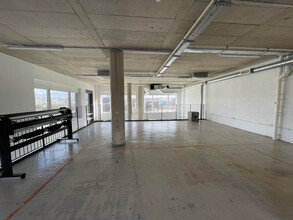 1-18 Lower Dock Walk, London for lease Interior Photo- Image 2 of 6