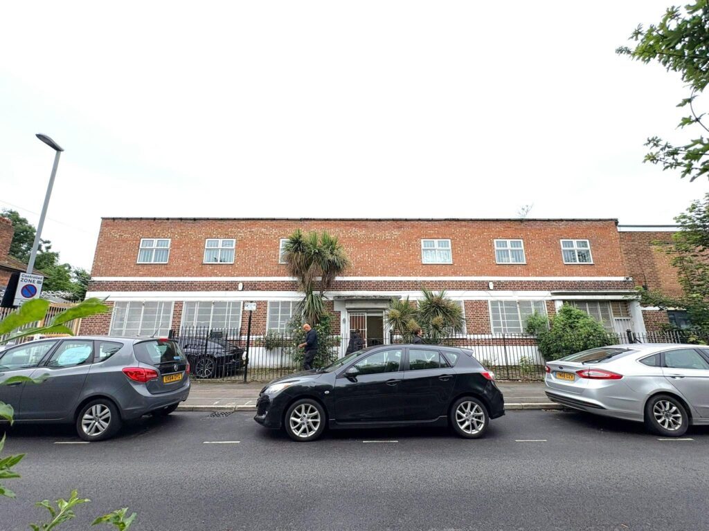 33 Sutherland Rd, London for lease Building Photo- Image 1 of 5