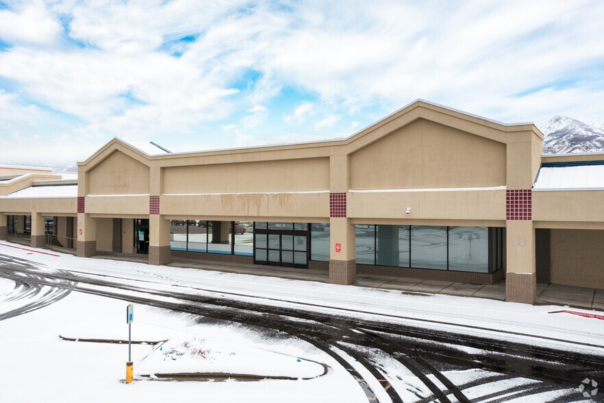 860-880 North Fairfield Road, Layton, UT 84041, Layton, UT for lease - Building Photo - Image 3 of 4