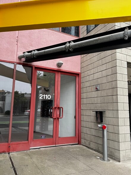 2110 Main St, Santa Monica, CA for lease - Building Photo - Image 3 of 10