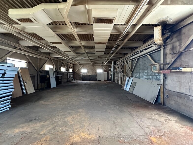 733-759 Memorial Ave, West Springfield, MA for sale - Interior Photo - Image 2 of 30