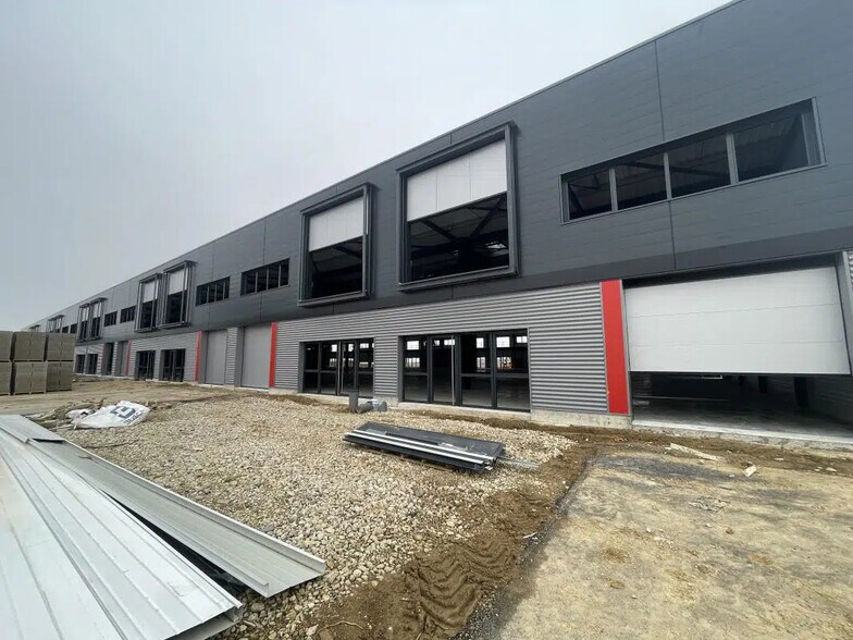 Industrial in Avrainville for lease - Building Photo - Image 3 of 7