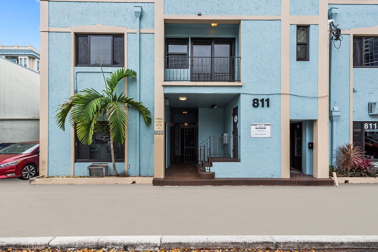 811 E Las Olas Blvd, Fort Lauderdale, FL for lease Building Photo- Image 1 of 5