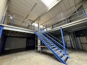 Flex in Émerainville for lease Interior Photo- Image 2 of 13