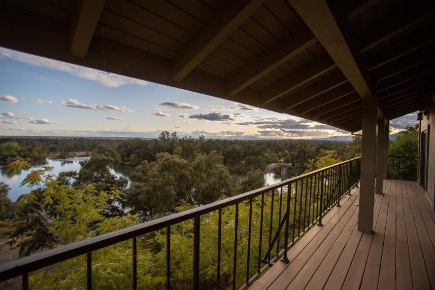 Office in Redding, CA for sale - Building Photo - Image 1 of 1