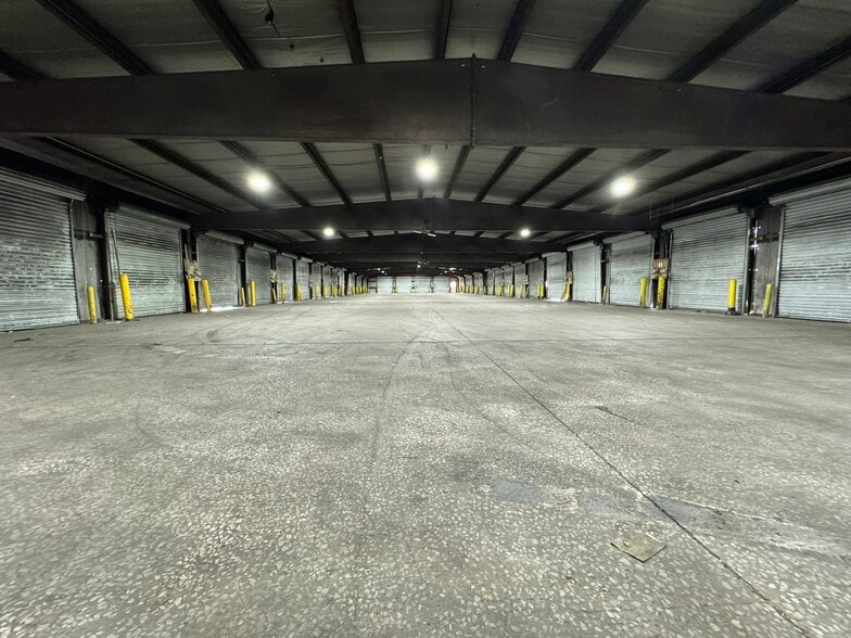 700 Arch st, Atlanta, IL for lease - Interior Photo - Image 3 of 30