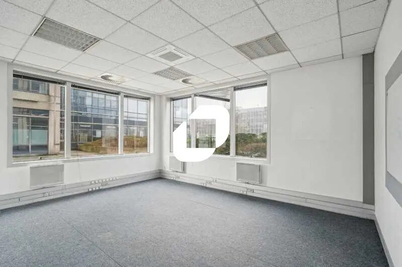 Office in Villepinte for sale - Interior Photo - Image 1 of 25