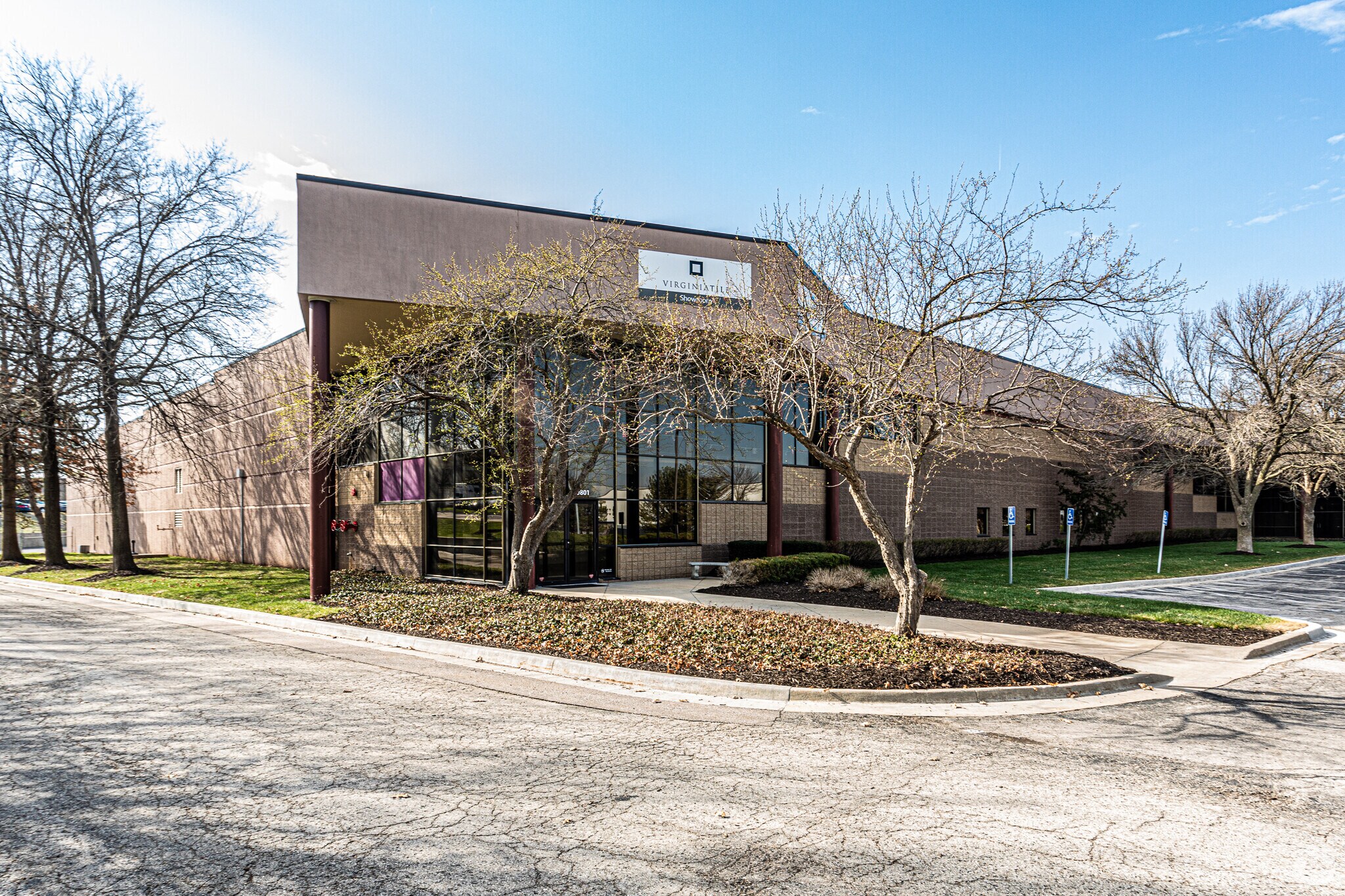 9801-9829 Commerce Pky, Lenexa, KS for sale Primary Photo- Image 1 of 1