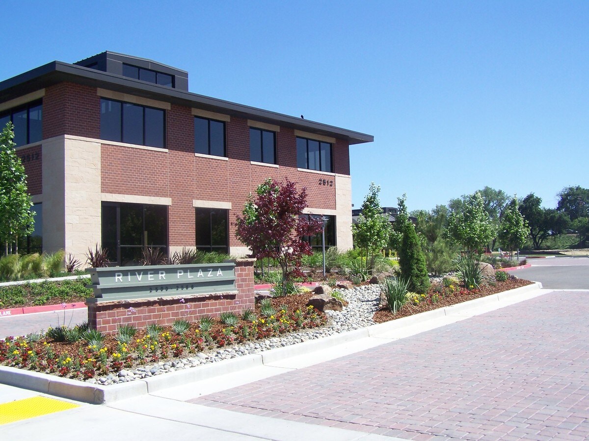 2512 River Plaza Dr, Sacramento, CA 95833