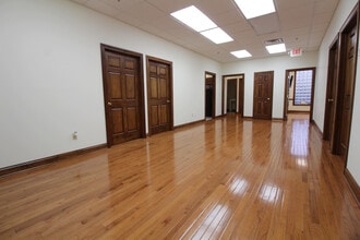 917 3rd Ave, Huntington, WV for lease Interior Photo- Image 2 of 5