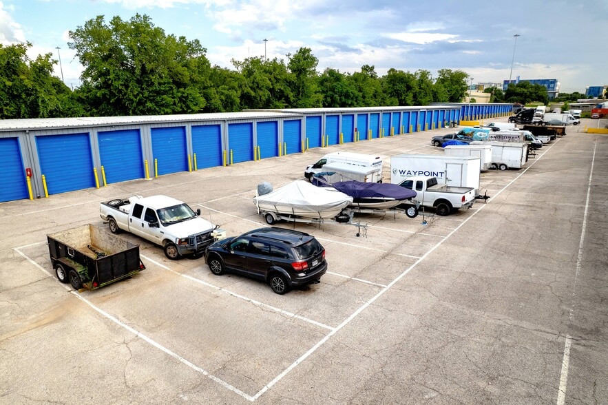 5256 W Us-290, Austin, TX for lease - Building Photo - Image 3 of 4