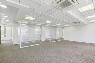 24 Quai Galliéni, Suresnes for lease Interior Photo- Image 2 of 6