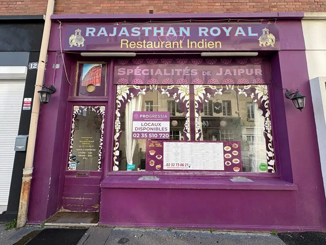 Retail in Le Havre for lease Building Photo- Image 1 of 5