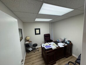 900 NW 13th St, Boca Raton, FL for lease Interior Photo- Image 2 of 11