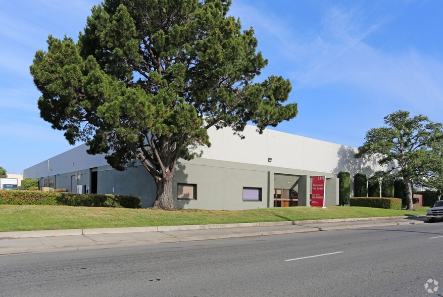 2031-2039 American Ave, Hayward, CA for lease - Building Photo - Image 2 of 5