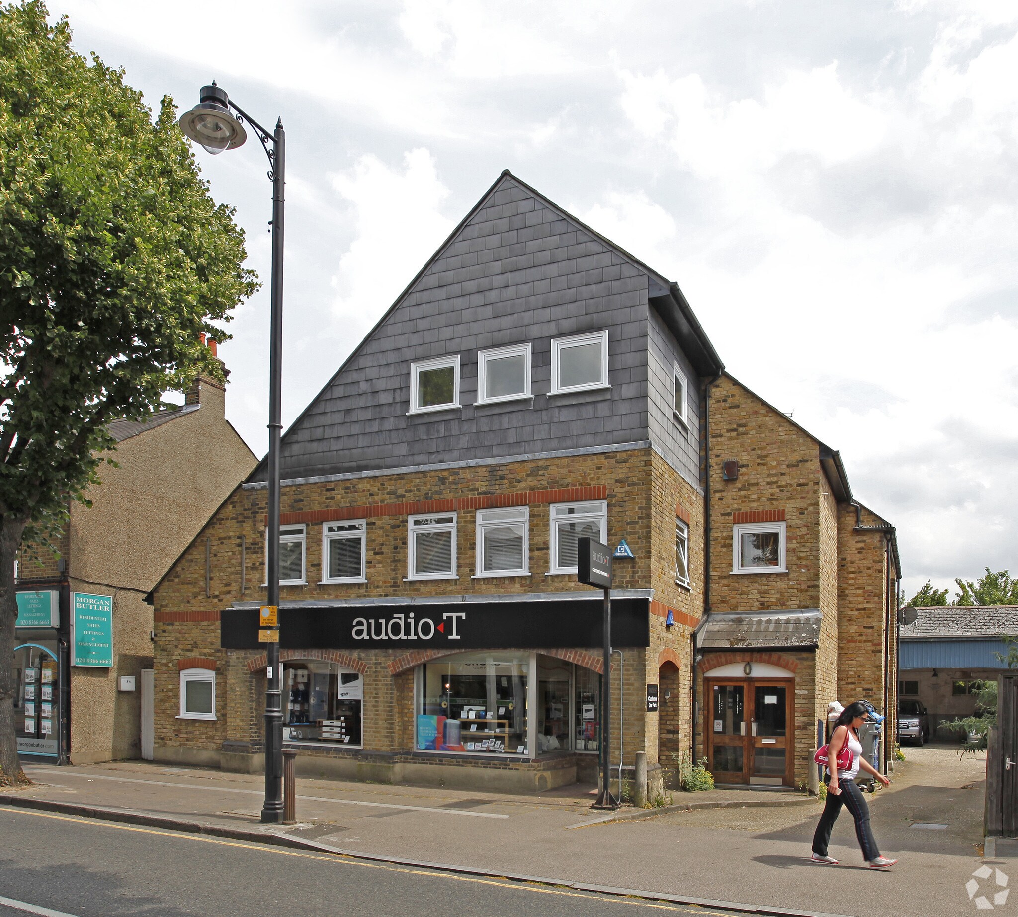 159A-159B Chase Side, Enfield for sale Primary Photo- Image 1 of 1