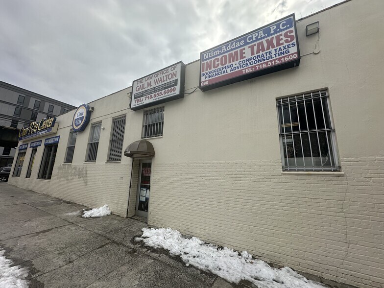 2451 White Plains Rd, Bronx, NY for lease - Building Photo - Image 3 of 4