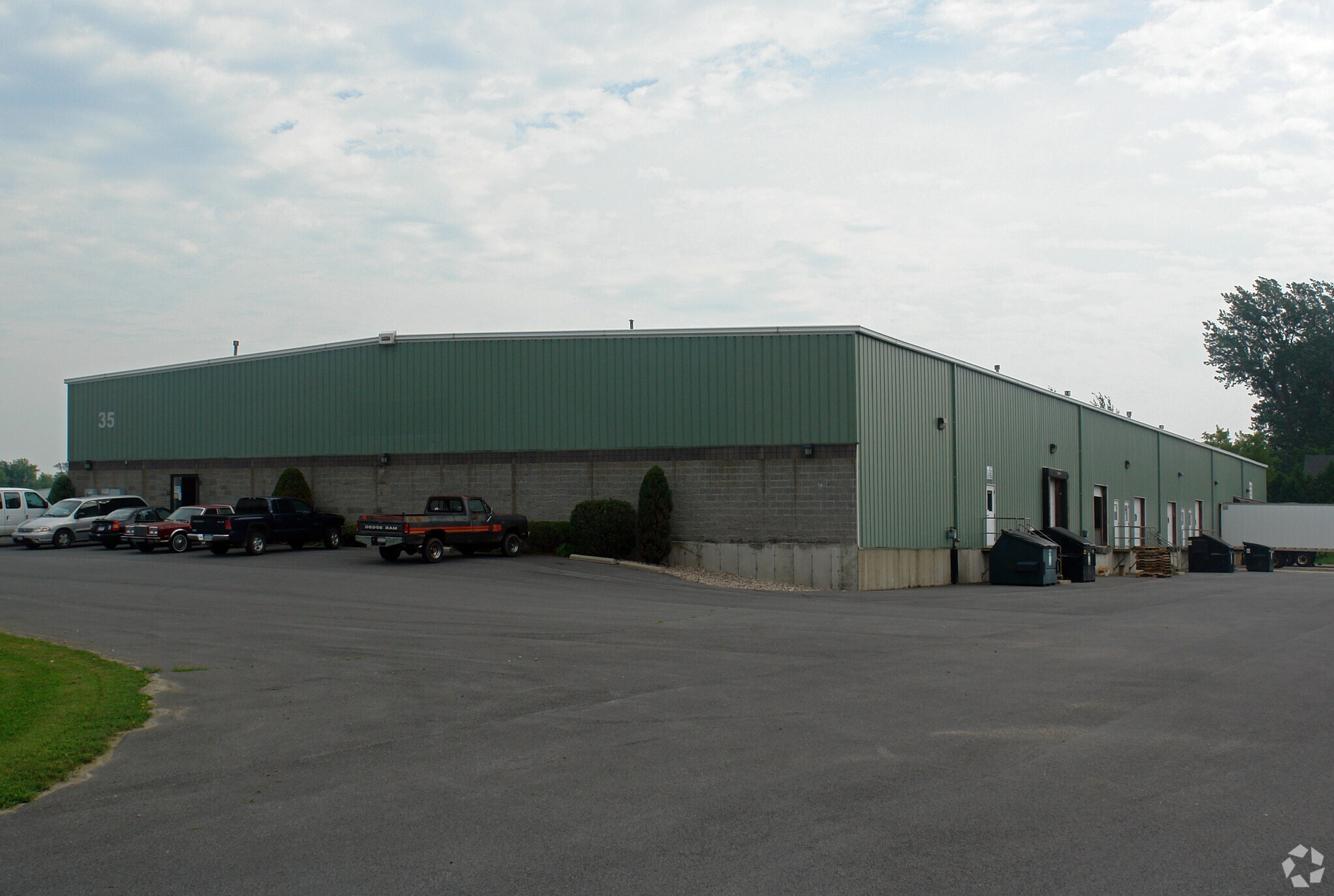 35 Gateway Dr, Plattsburgh, NY for sale Primary Photo- Image 1 of 1