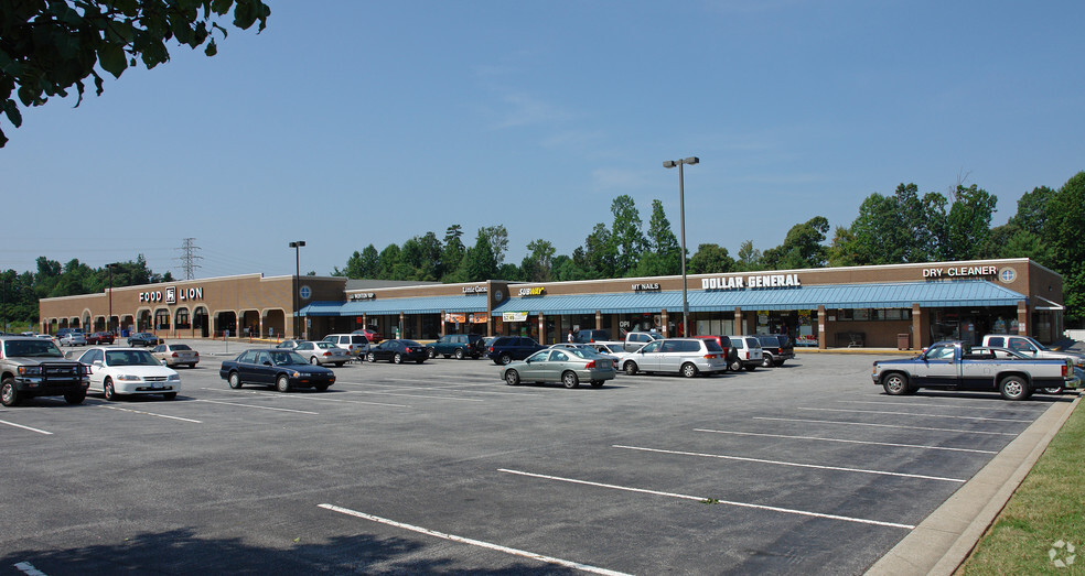 3204-3230 Randleman Rd, Greensboro, NC for lease - Primary Photo - Image 3 of 7