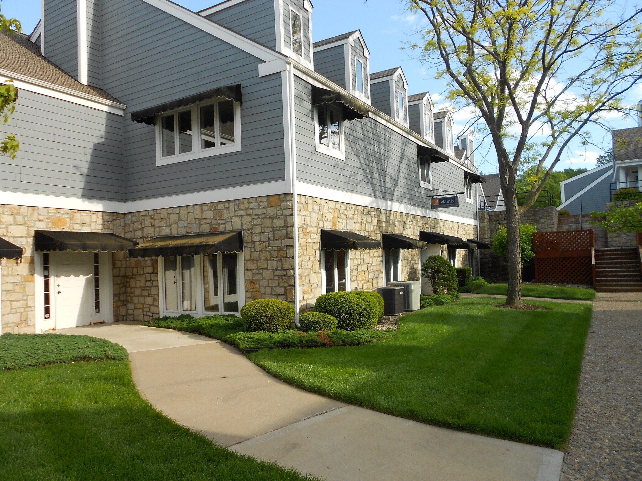 40 Westwoods, Liberty, MO 64068