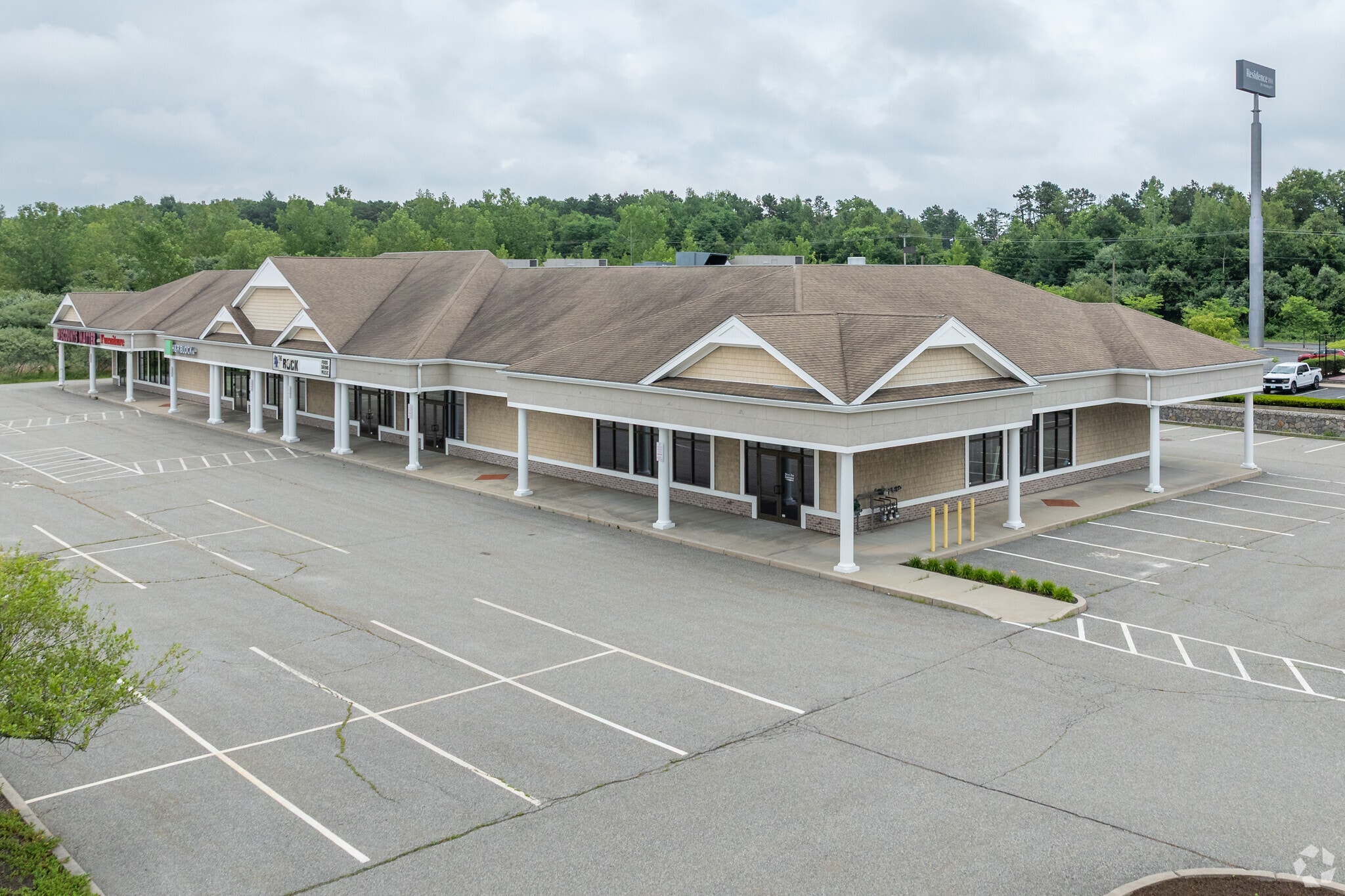 727-737 Centre of New England Blvd, Coventry, RI for lease Building Photo- Image 1 of 4