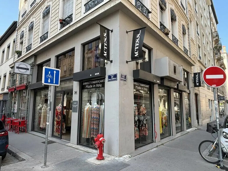 Retail in Lyon for lease - Building Photo - Image 1 of 5