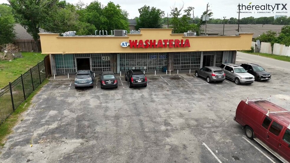 7106 Scott St, Houston, TX for sale - Commercial Listing Video - Image 2 of 4
