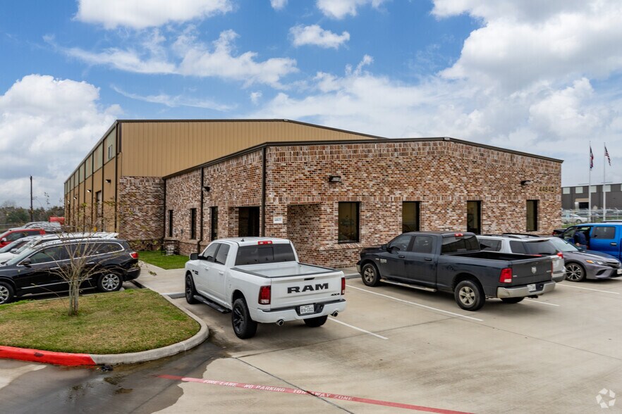 4484 Genoa Red Bluff Rd, Houston, TX 77059