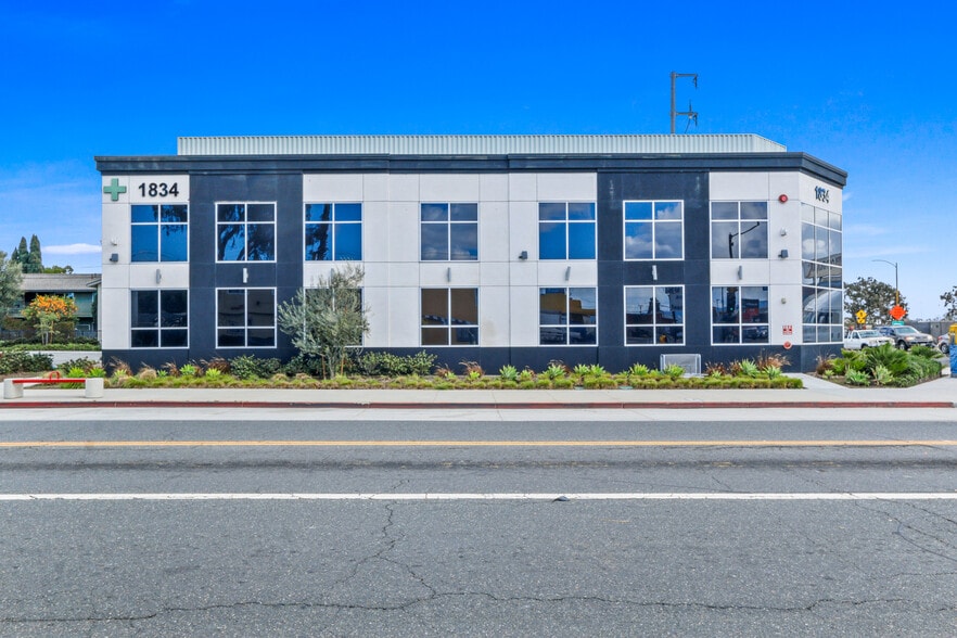 1834-1836 Harbor Ave, Long Beach, CA for sale - Building Photo - Image 2 of 14