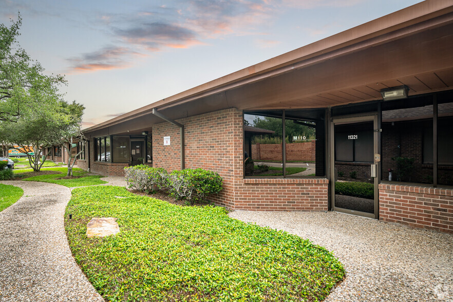 11201 Richmond Ave, Houston, TX for lease - Building Photo - Image 1 of 9