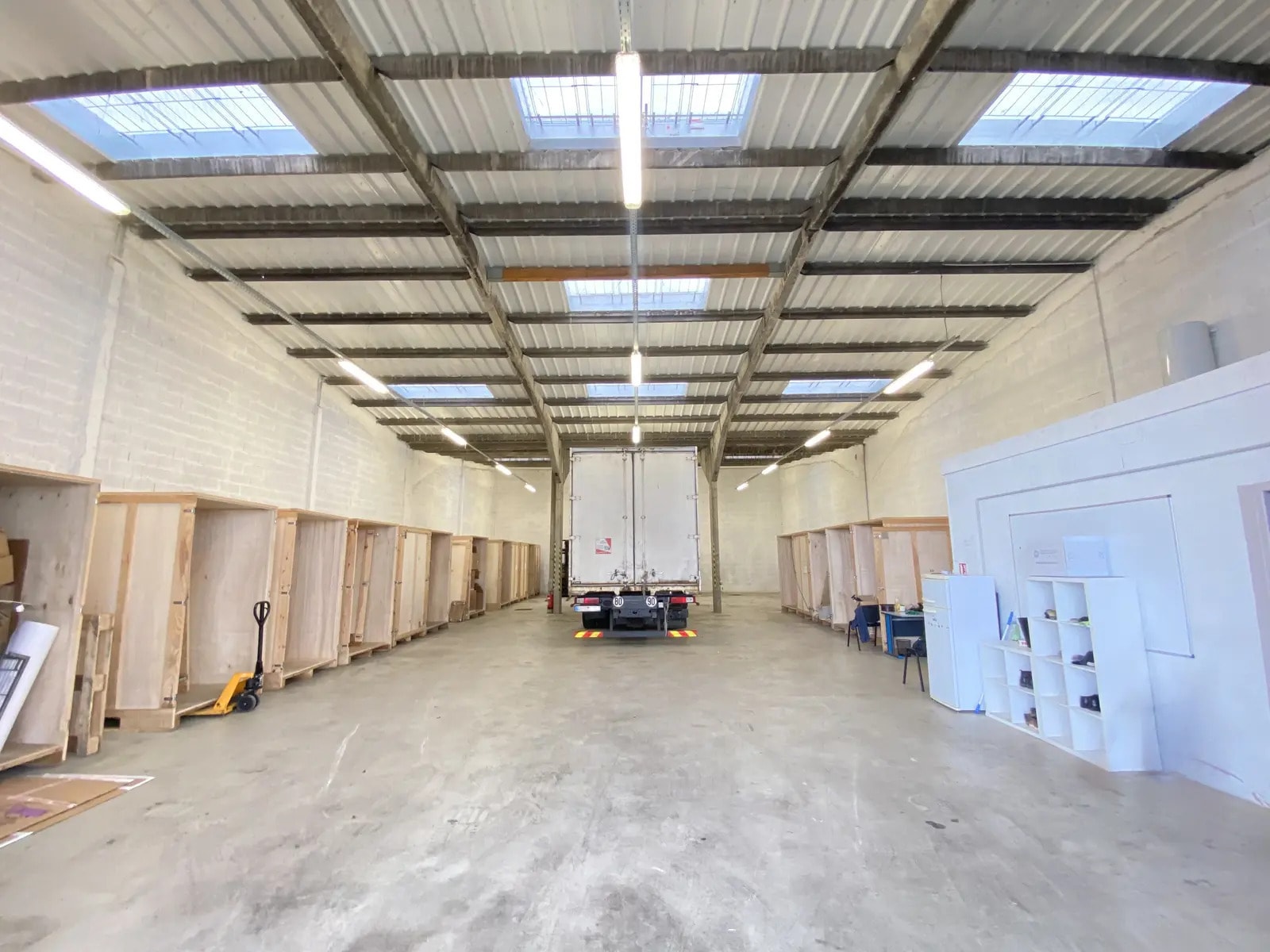 9 Avenue Du Maréchal De Lattre De Tassigny, Meyzieu for sale Interior Photo- Image 1 of 12