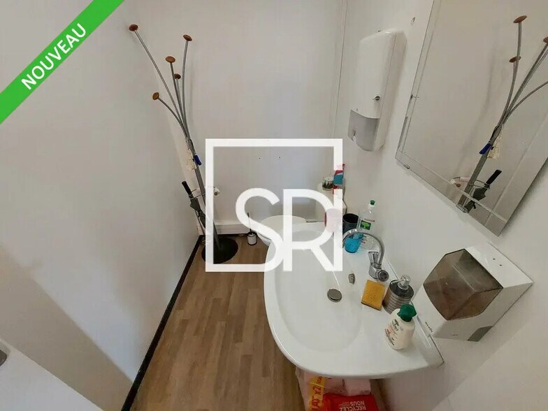 Office in Clermont-Ferrand for lease - Building Photo - Image 3 of 9