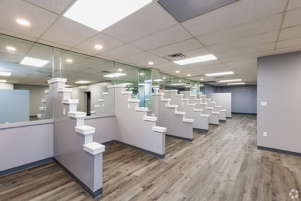 351-355 5th Ave, Pittsburgh, PA for lease Interior Photo- Image 1 of 5