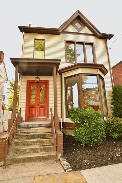 5867 Ellsworth Ave, Pittsburgh, PA for sale - Building Photo - Image 1 of 1