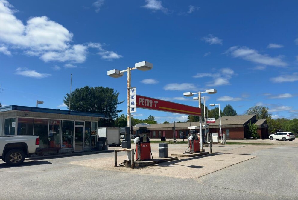 265 Rue Principale, Fort-coulonge, QC for sale Primary Photo- Image 1 of 2