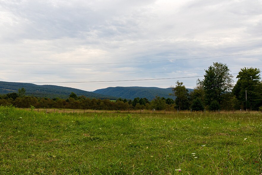 111 Privateroad 6106, Seward, PA 15954