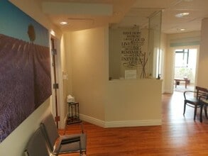 1107 Lorne Park Rd, Mississauga, ON for lease Interior Photo- Image 2 of 4